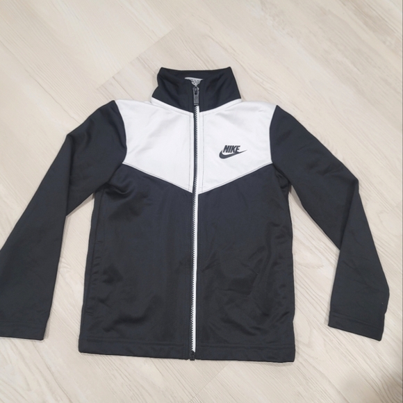 ♥️4 For $25  NIKE Zip up jacket unisex black and white size 5-6 - Picture 1 of 10